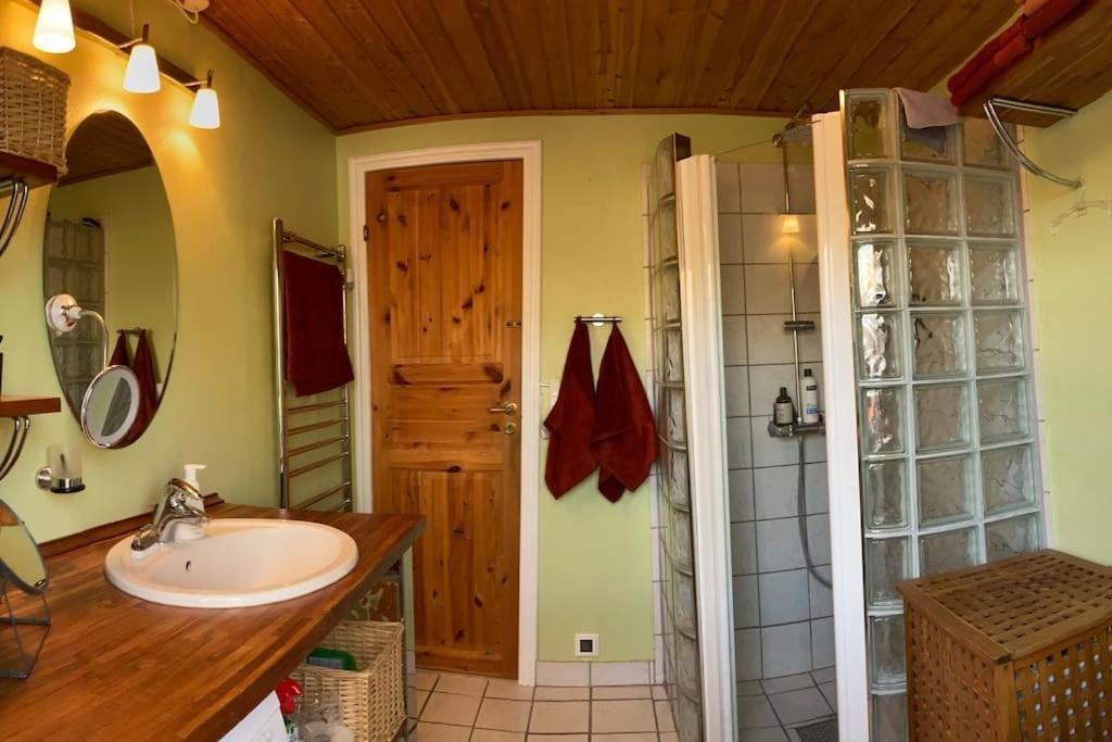 Spacey And Charming Cabin 300 M. From Beach Tjorneholm Exterior photo